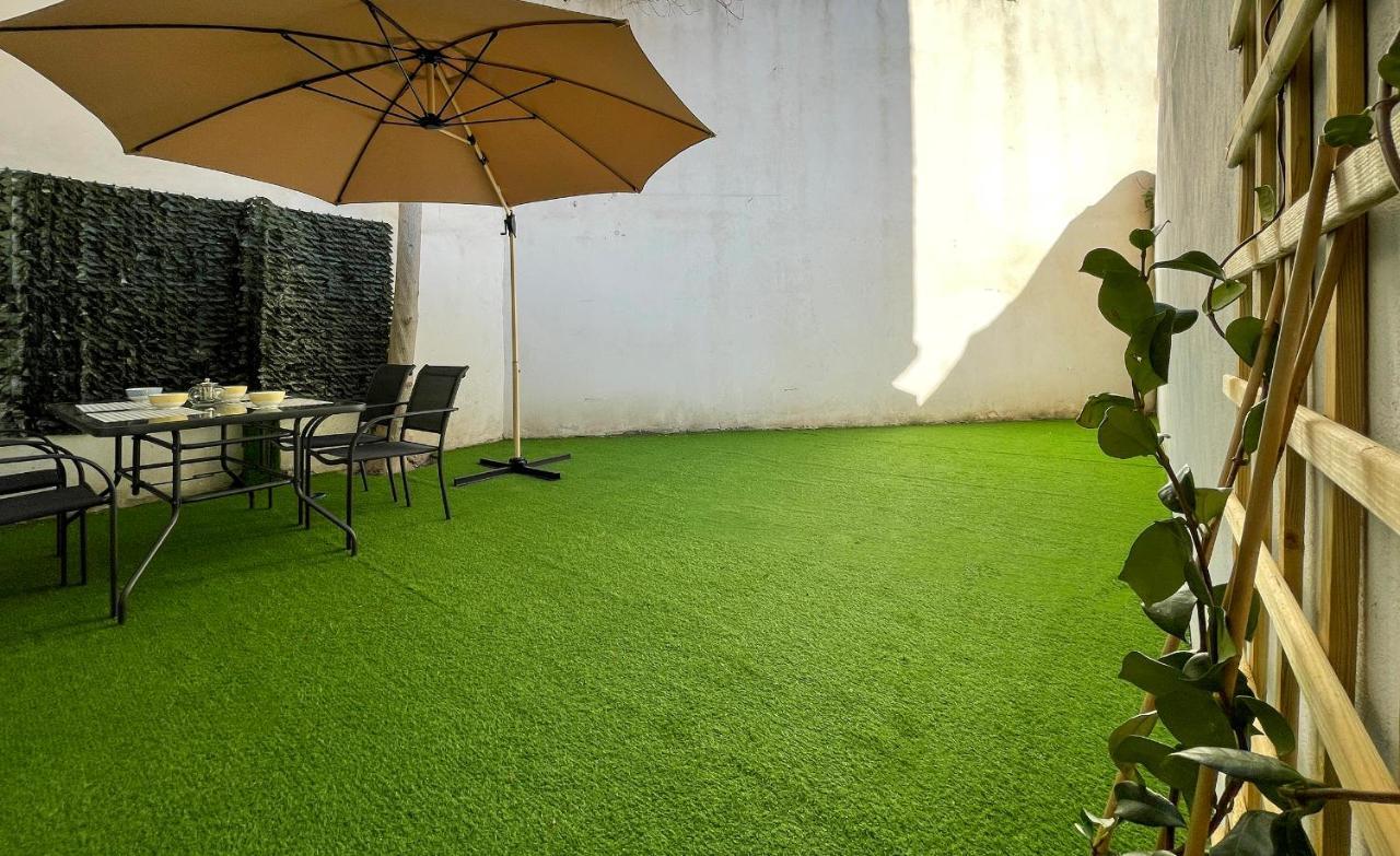 Appartement Soho Modern 55Sqm Studio With Secret Garden à Athènes Extérieur photo